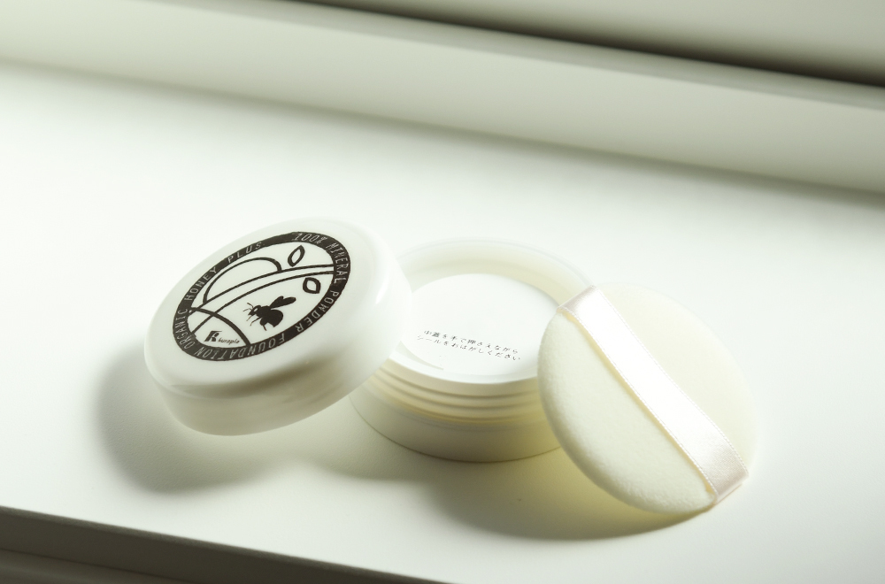 パウダー容器とパフ